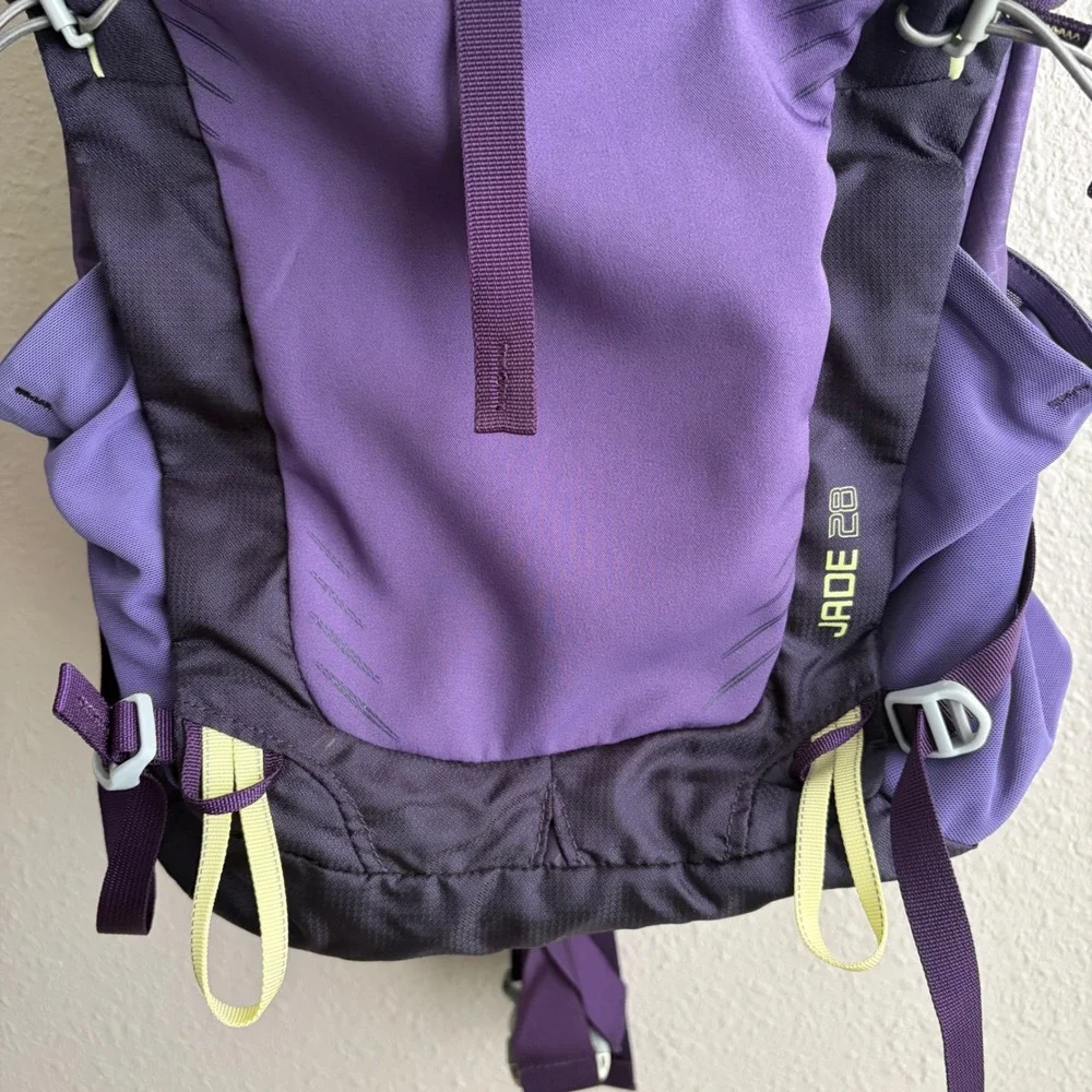 Gregory Jade 28 Women's Purple Small Hiking Backpack Rain Cover